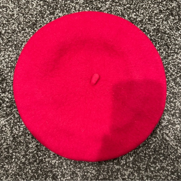 Chic Red Wool Beret - Picture 2 of 3